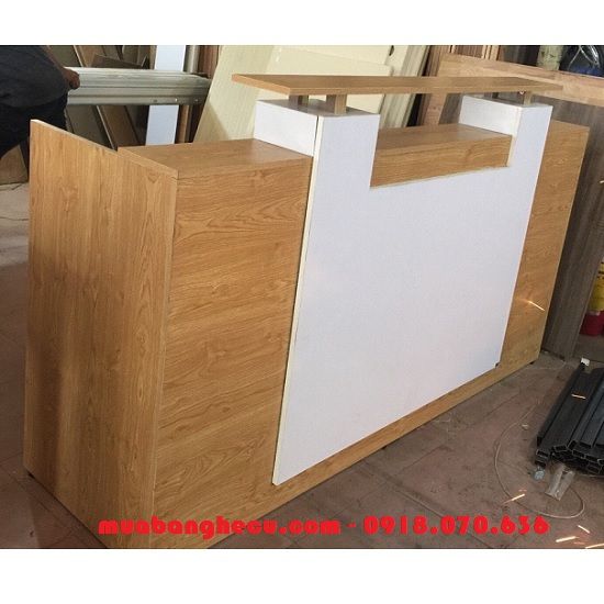 Quầy lễ tân dạng dài mới